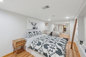 2 bedrooms, iron/ironing board, WiFi, bed sheets