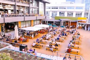 屋外ダイニングエリア