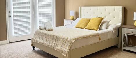 2 bedrooms, desk, iron/ironing board, WiFi