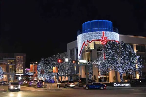 Exterior - Luxury Town House at Legacy Shops (Plano)