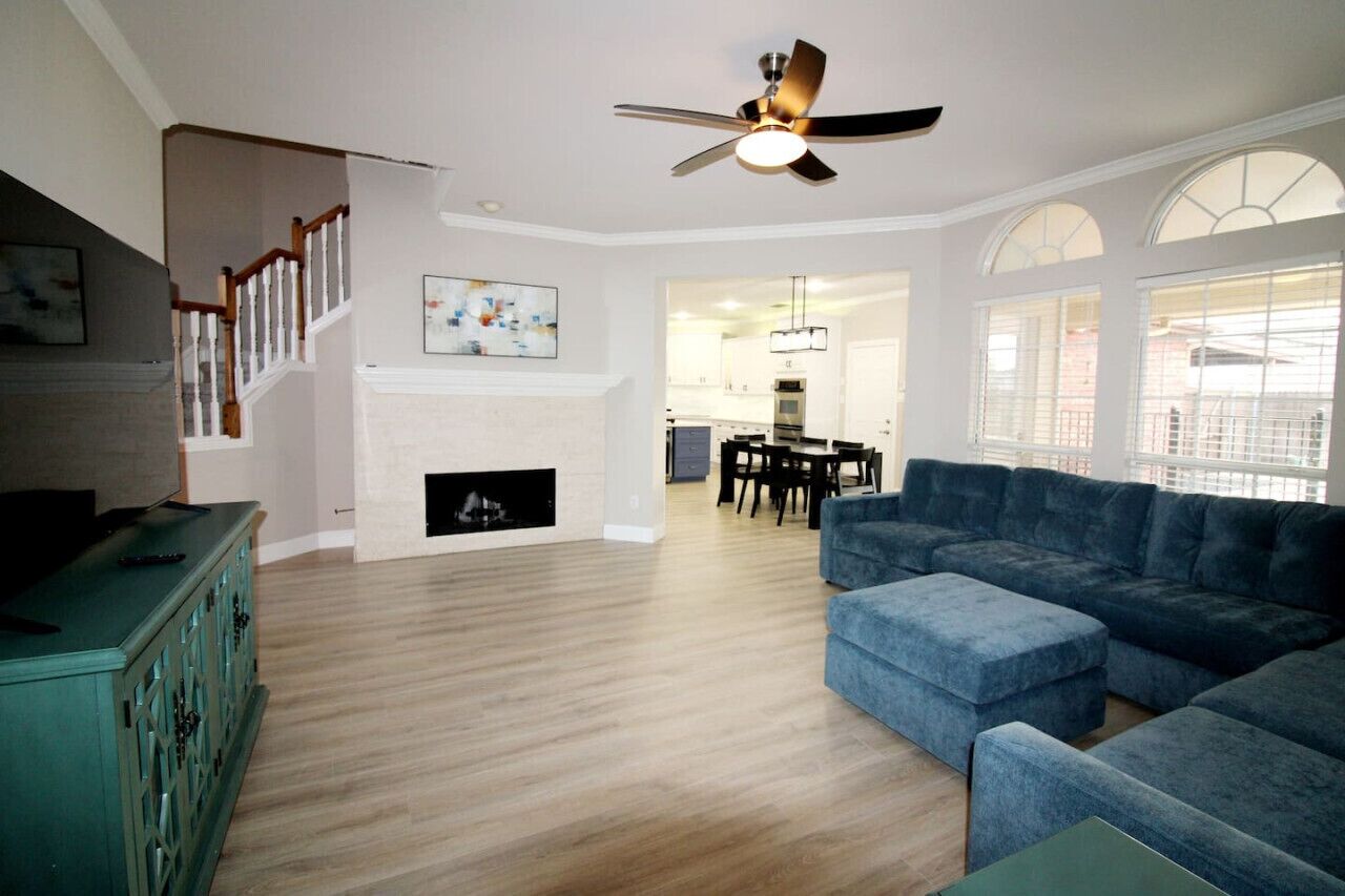 TV connectée, cheminée, jeux vidéo, baby-foot