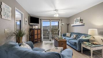 Een smart-tv en een dvd-speler