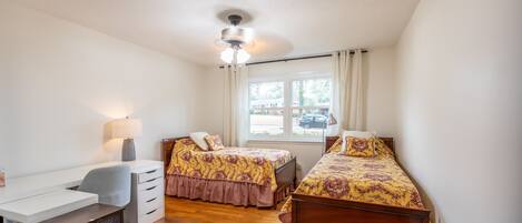 3 عدّة غرف نوم وواي فاي وملاءات أسرّة