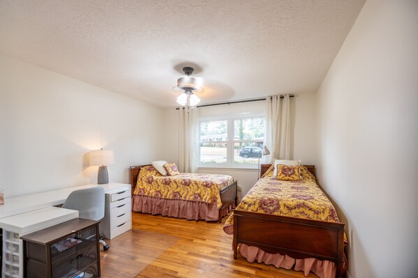 3 bedrooms, WiFi, bed sheets