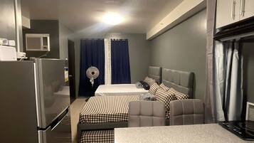 1 slaapkamer, een strijkplank/strijkijzer, wifi, beddengoed