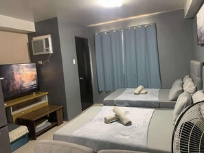 1 bedroom, iron/ironing board, WiFi, bed sheets - Cozy&QuietUnit+WiFi 15 mins from the Airport & Beaches in Mactan (Lapu-Lapu City)