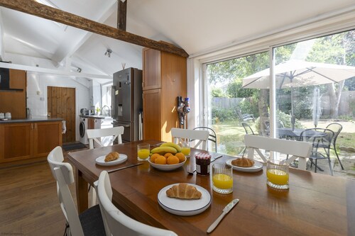 Orchard Cottage  | Oxford Holiday Let | 3 Beds & Sleeps 6