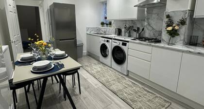 Modern 5 Bed near ExCel - Big Ben with FAST WI FI