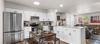 Hideaway In The Highlands : Bike, Lake, Golf, Pet Friendly