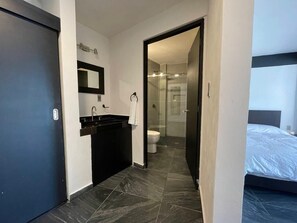Superior Room, Partial Lake View | Bathroom - Hotel el Arco DPJ (Valle de Bravo)