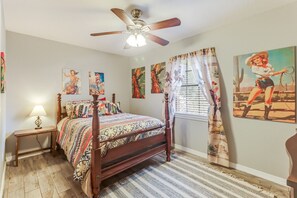 3 bedrooms, iron/ironing board, WiFi, bed sheets