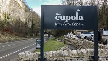 Khuôn viên nơi lưu trú