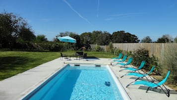 Een verwarmd zwembad