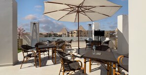 Rooftop terrace - Rizk Pyramids View Hotel (Giza)