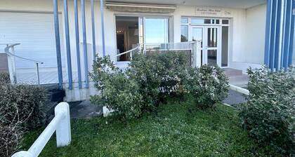 Les Tamaris, appartement en RDC pour 3 personnes avec vue sur la baie