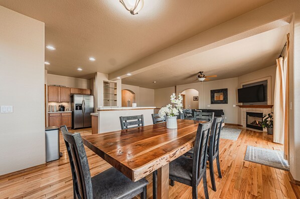 Dining - Views of Pikes Peak from a Cozy Home (Monument)