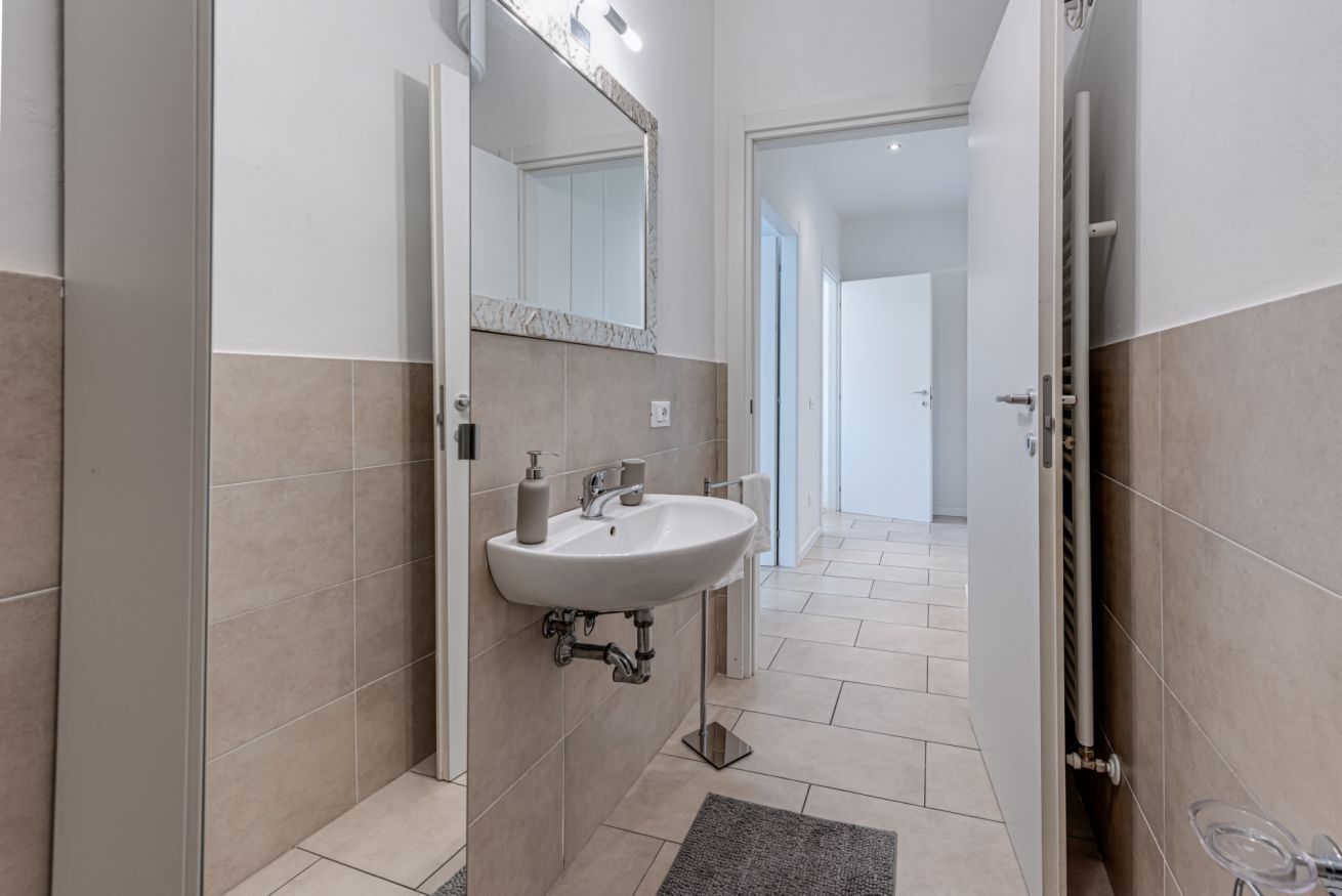 Dusche, Haartrockner, Bidet, Handtücher