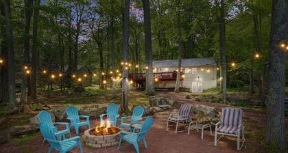 Camp Cottontail Lakeside • Lakefront • Dock • Game Room • Firepit • Kayaks