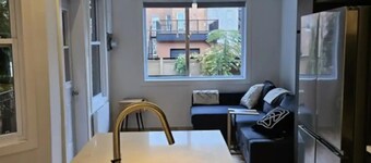 Chic Modern Apt in The Plateau
