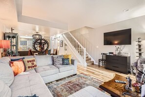 智能电视、书、打印机