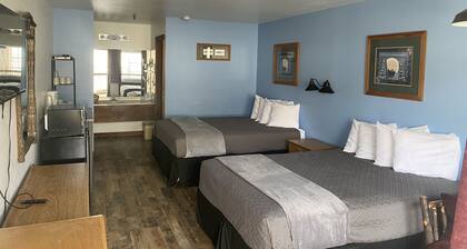 Double Queen Room w/Kitchen Supplies