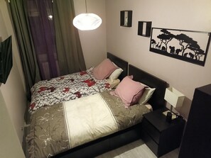 2 chambres, fer et planche à repasser, Wi-Fi, draps fournis