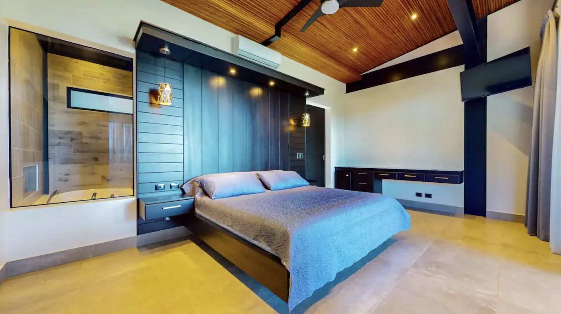 3 bedrooms, WiFi (free), bed sheets