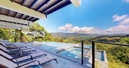 Odyssey Villa - incredible mountain views, 3 bedrooms, w pool!