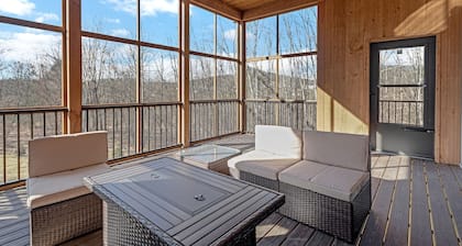 Spacious New Luxurious holiday house in lovely Hudson Valley