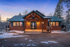 Exterior - Terry Peak*Ski*Spa/Mtn Cabin*Heated bthrm floor! (Lead)