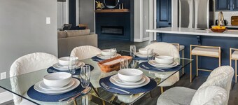 Glaring & Modern 3BR 2BTH Home 13 Min DT  Stadium - Lux Backyard