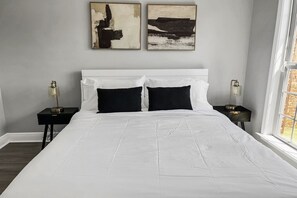 3 Schlafzimmer, Schreibtisch, Bügeleisen/Bügelbrett, kostenloses WLAN