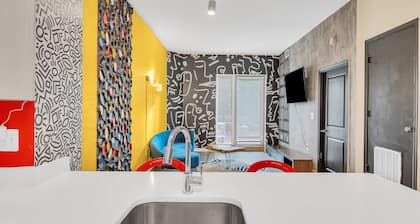 Stylish Vibrant Getaway w/Private Patio next to Bars & Food, 5 minutes from DC!