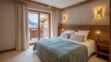 6 bedrooms, iron/ironing board, WiFi, bed sheets