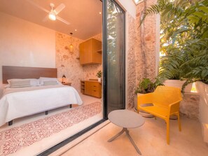 1 chambre, fer et planche à repasser, draps fournis
