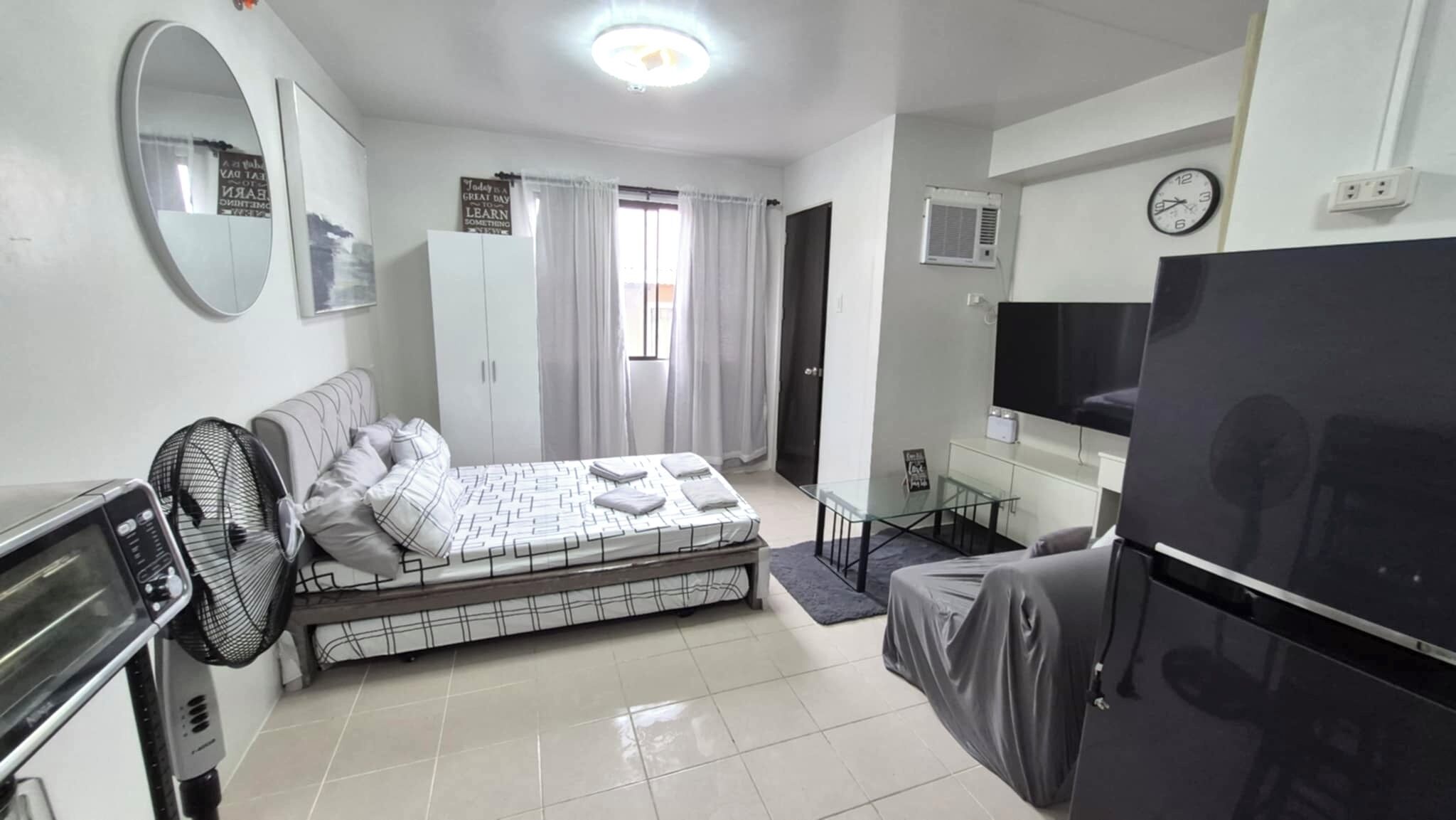 1 habitación, tabla de planchar con plancha, wifi gratis y ropa de cama 