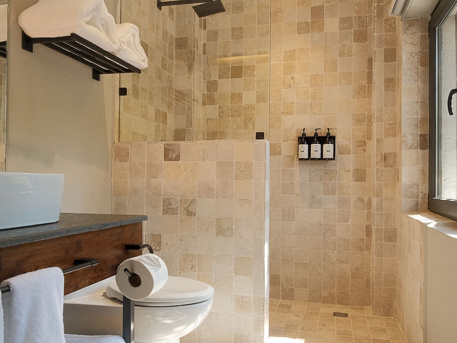 Standard Room, Non Smoking, City View | Bathroom | Free toiletries, hair dryer, towels