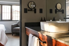 Premium Apartment, Non Smoking, City View | Bathroom