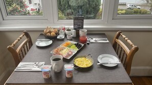 Desayuno continental gratuito y diario