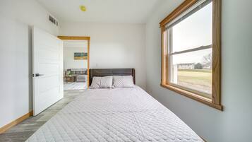2 bedrooms, WiFi, bed sheets