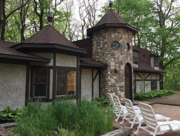 Property grounds - Castlewoods
(Saugatuck)