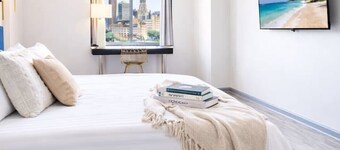 Modern Downtown Condo Near XL Center + Gym