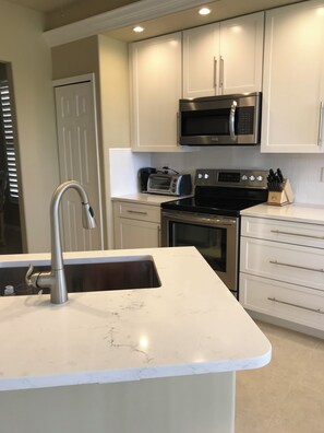 Private kitchen - Adorable Floridian Rental (Naples)