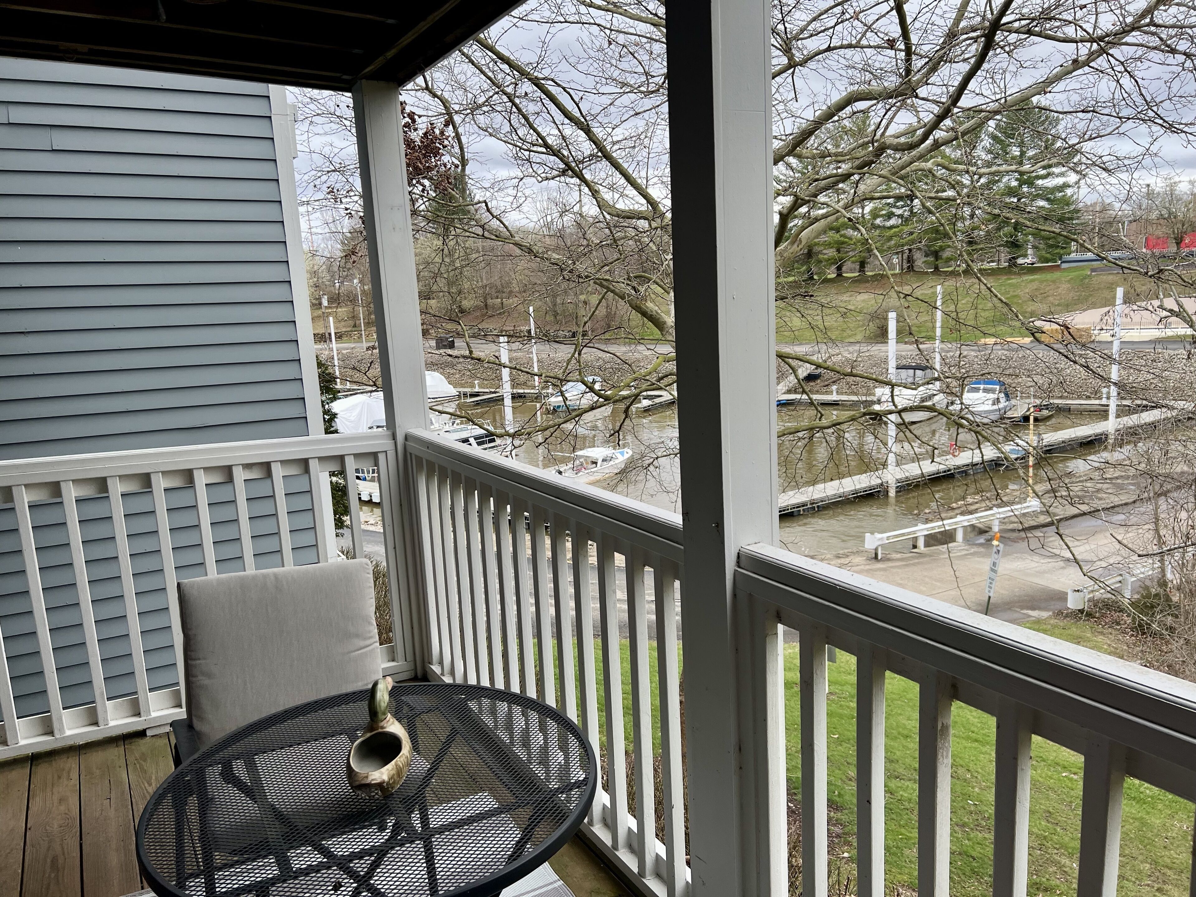 Cozy Townhome on Harrods Creek in Prospect, Kentucky