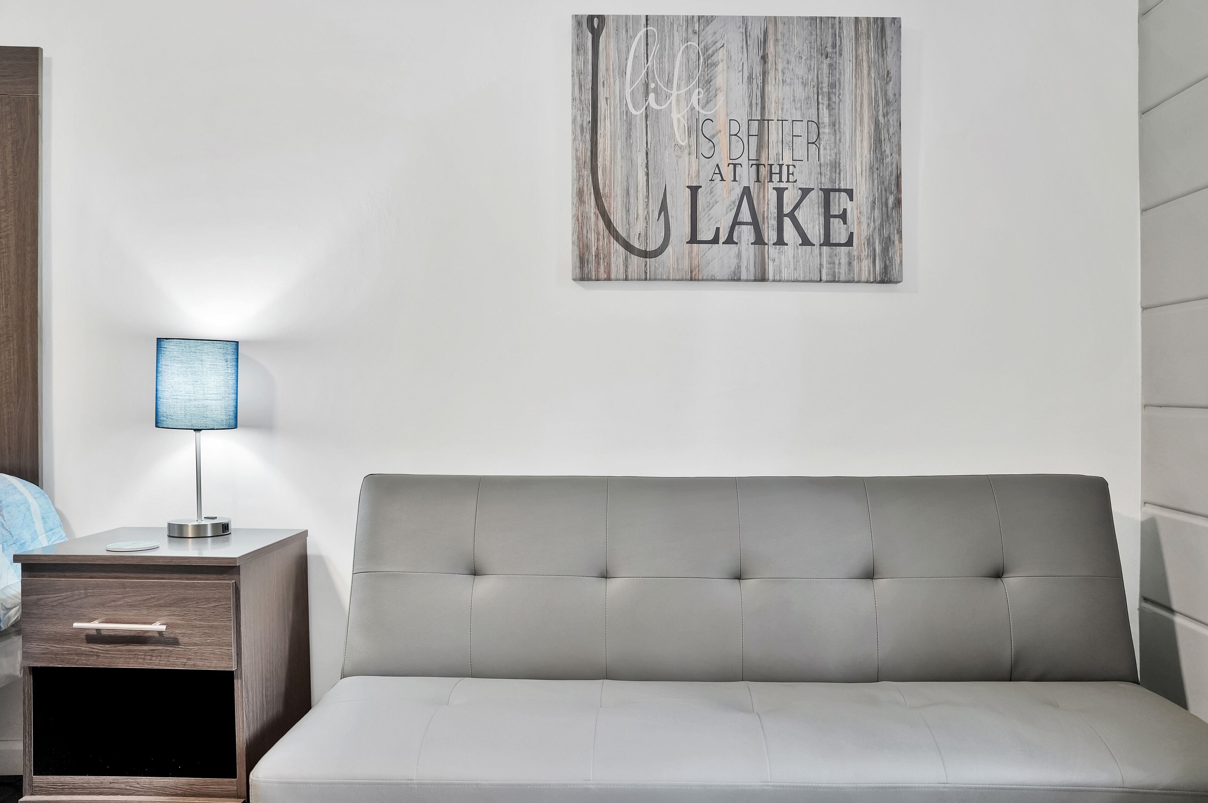 客室ごとに異なる装飾、客室ごとに異なるインテリア、WiFi (無料)、ベッドシーツ