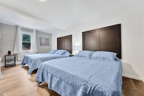 Trang trí khác biệt, trang bị nội thất với thiết kế riêng biệt 