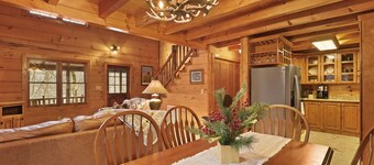 APPsolute Heaven- A 4 Season Mountain Retreat