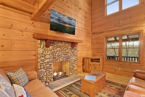 Smart TV y chimenea