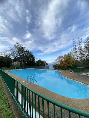 Indoor pool, seasonal outdoor pool