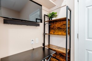 Interior - 7-Cool Gazebo (Silver Spring)